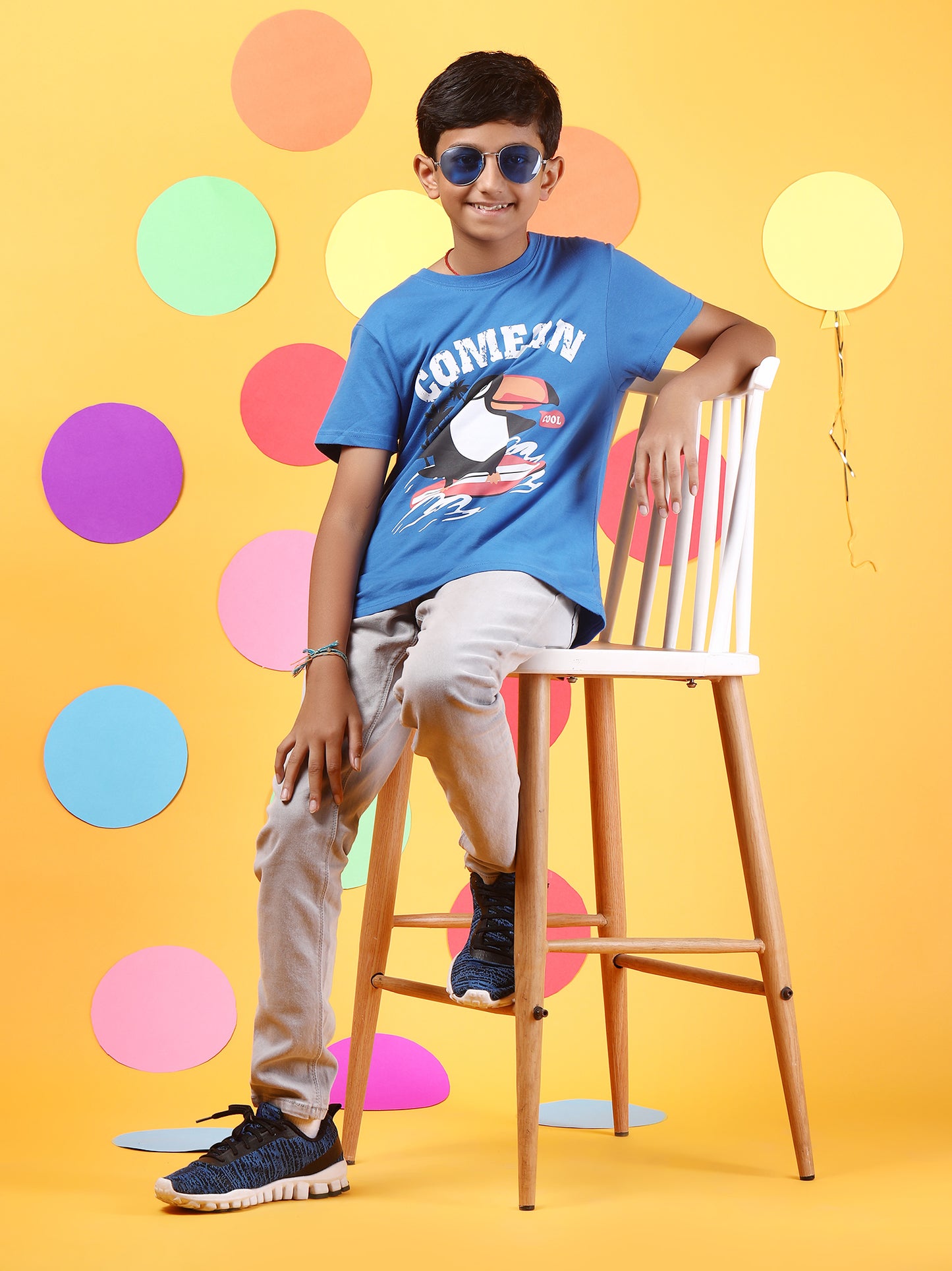 Pure Cotton Unisex T-shirt with Toucan Cartoon printing