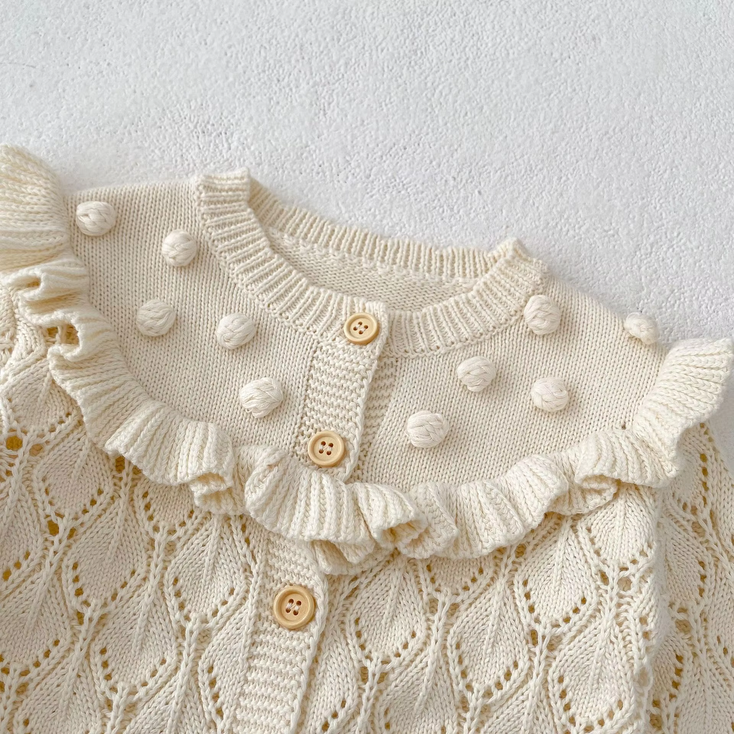 Chic Knitted Cardigan– Cozy Style