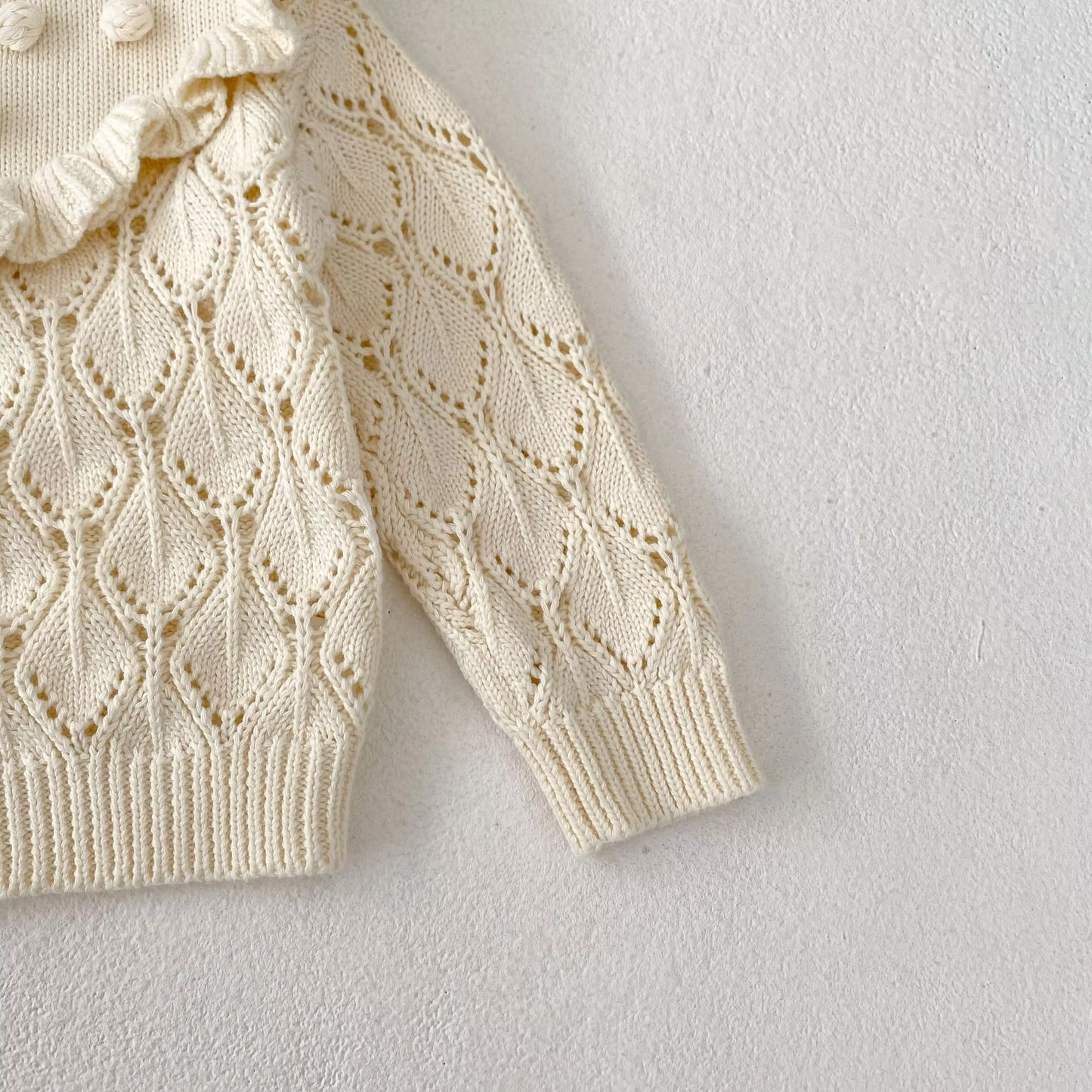 Chic Knitted Cardigan– Cozy Style