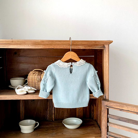 Winter Knitted Pullover for Girls – Elegant Crochet Collar Design