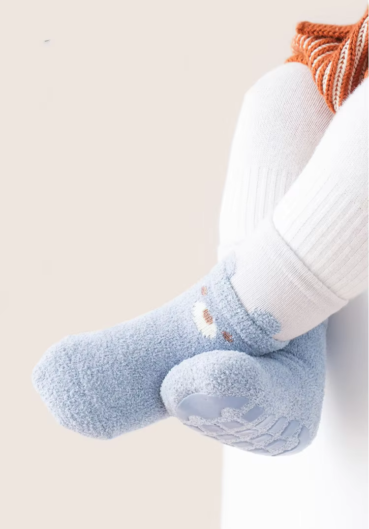 Thickened Anti-Slip Winter Socks – Warm & Cozy in Blue