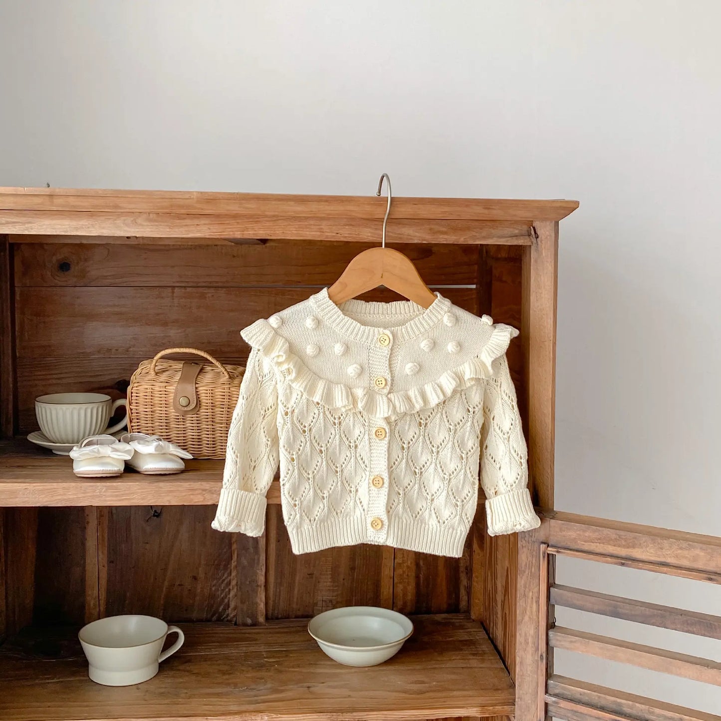 Chic Knitted Cardigan– Cozy Style