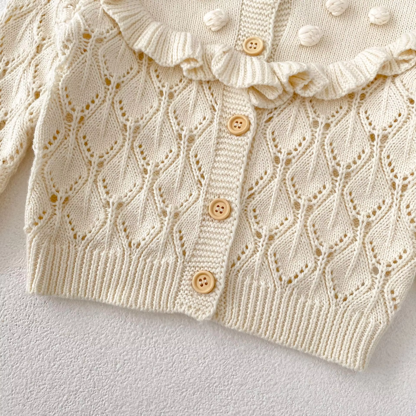 Chic Knitted Cardigan– Cozy Style