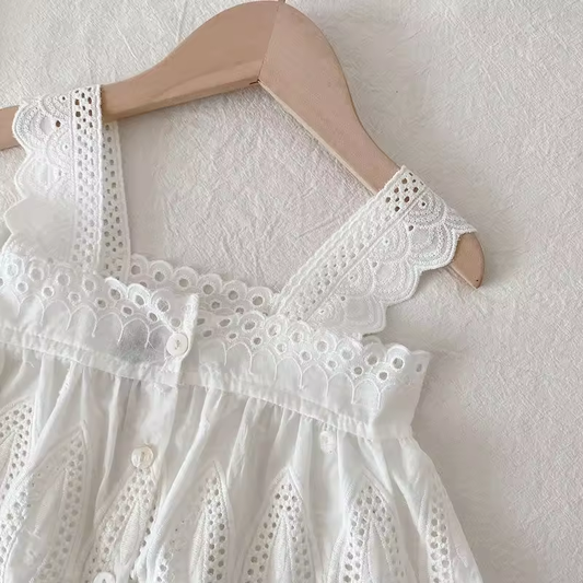 Adorable Summer Style: Toddler Suspender Top & Denim Shorts Set