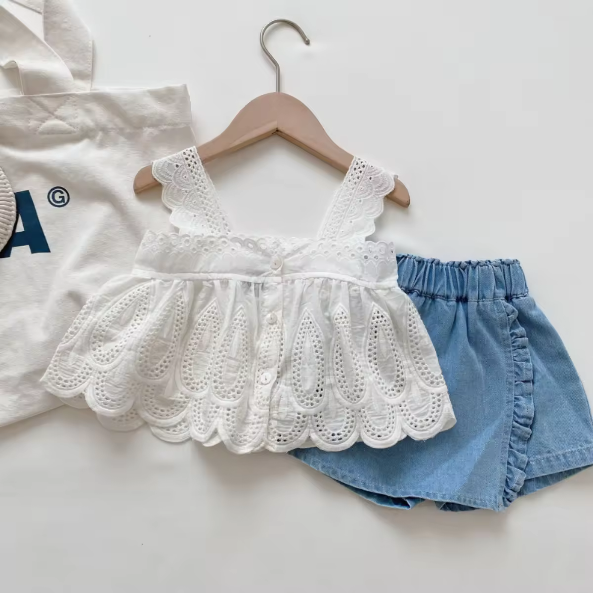 Adorable Summer Style: Toddler Suspender Top Denim Shorts Set