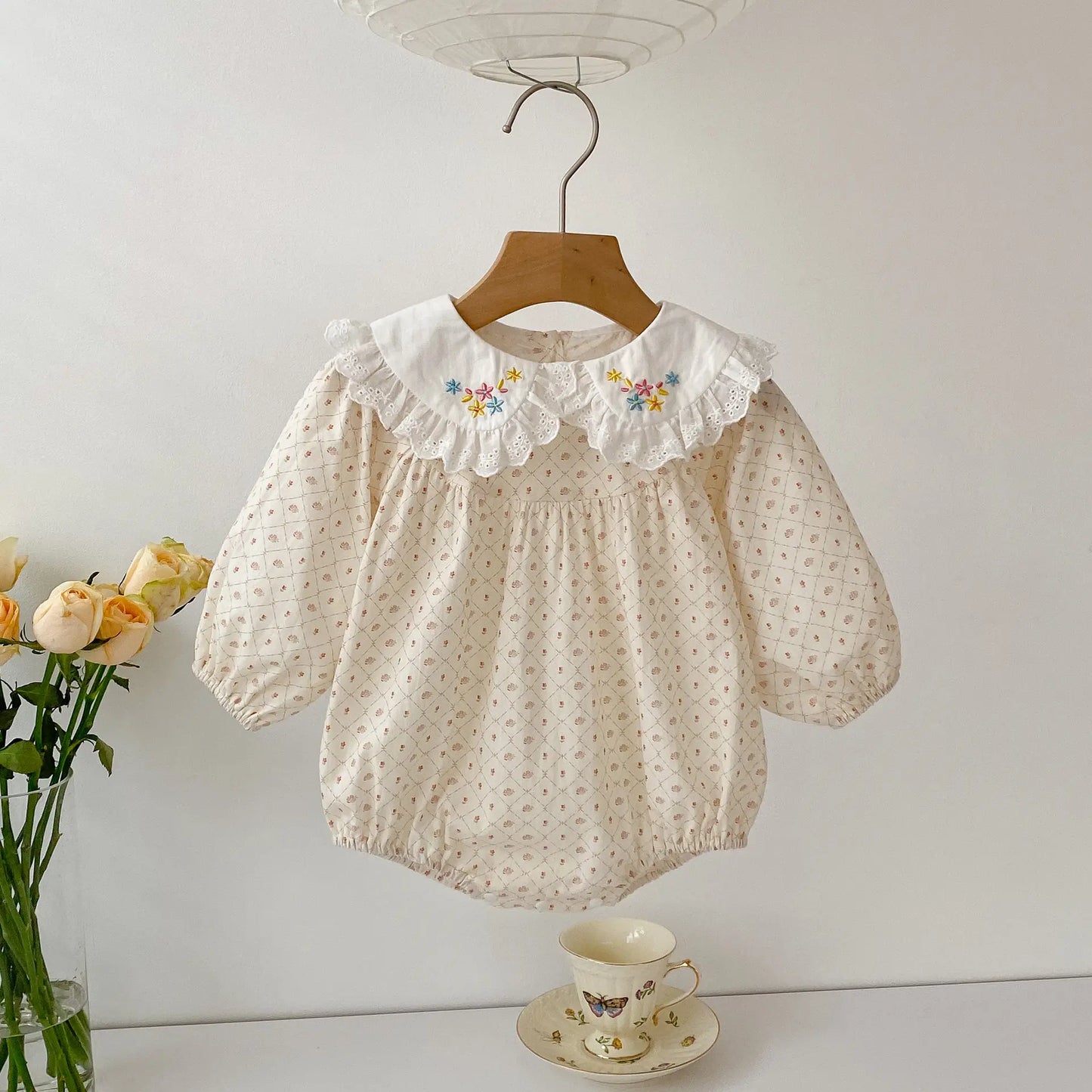 100% Cotton Weaved with Embroidered Collar Romper for Infants